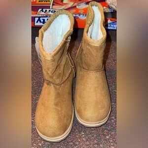 Brand new kids Sherpa boots 11